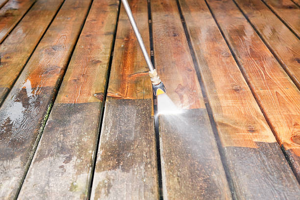 Best Pool Deck Cleaning  in Vails Gate, NY